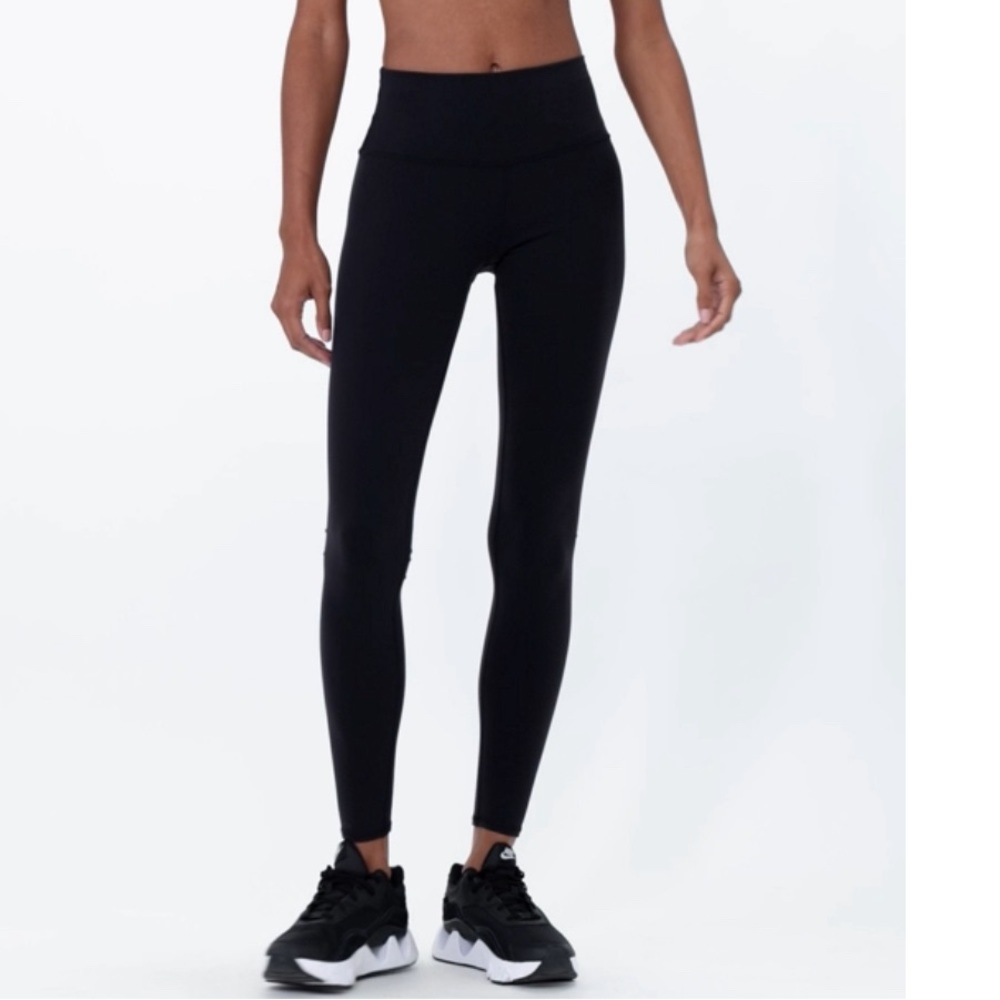 Alo Yoga shiny legging. Size S